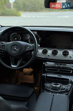 Універсал Mercedes-Benz E-Class 2017 в 