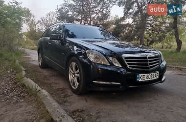 Універсал Mercedes-Benz E-Class 2011 в Дніпрі