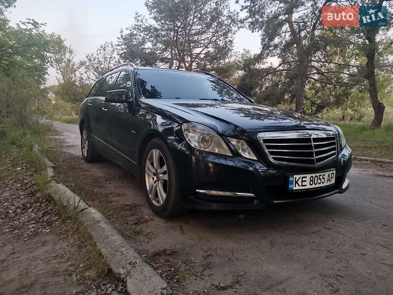 Mercedes-Benz E-Class 2011 Mercedes-Benz E-Class 2011