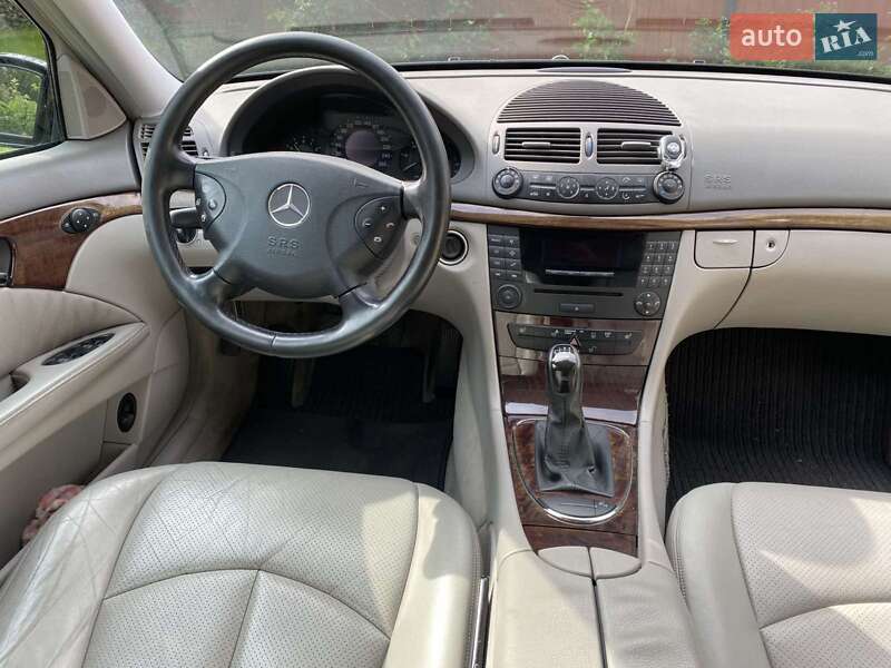 Седан Mercedes-Benz E-Class 2003 в Ивано-Франковске