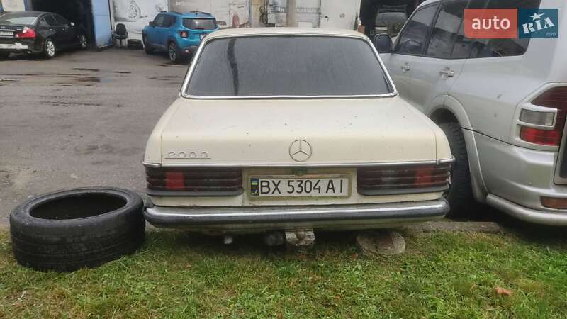 Седан Mercedes-Benz E-Class 1982 в Киеве фото 7 Седан Mercedes-Benz E-Class 1982 в Киеве