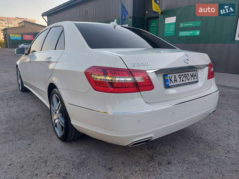 Седан Mercedes-Benz E-Class 2011 в Запорожье