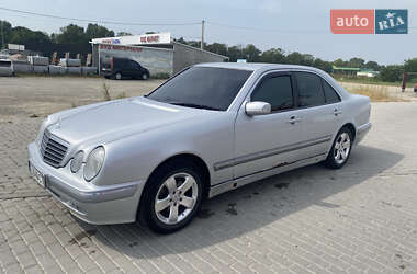 Седан Mercedes-Benz E-Class 2000 в 