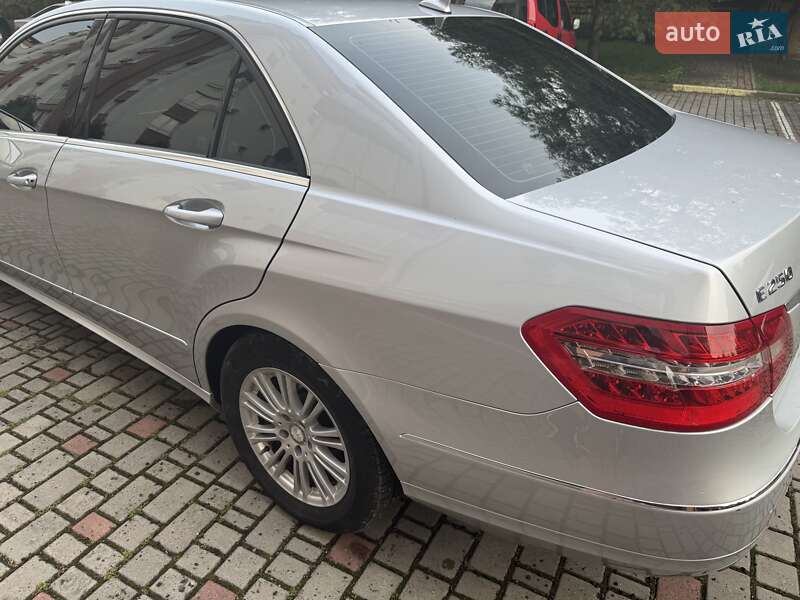 Седан Mercedes-Benz E-Class 2011 в Івано-Франківську