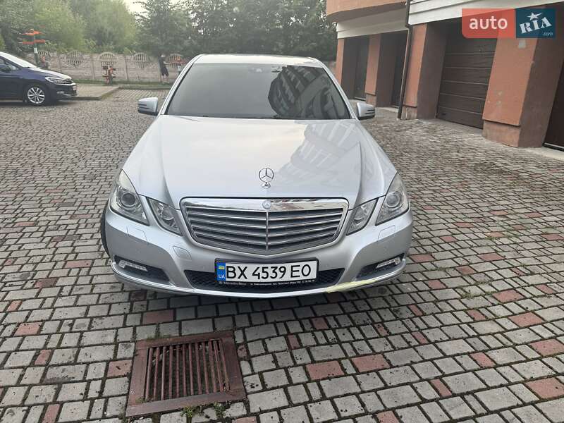 Mercedes-Benz E-Class 2011