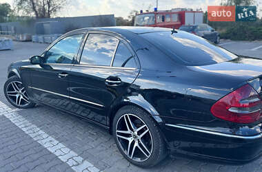 Седан Mercedes-Benz E-Class 2002 в 