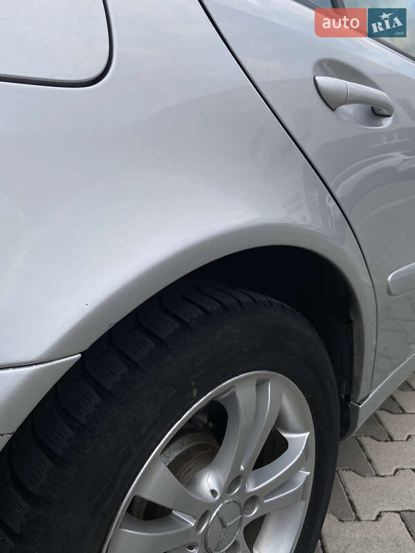 Седан Mercedes-Benz E-Class 2003 в Чернівцях