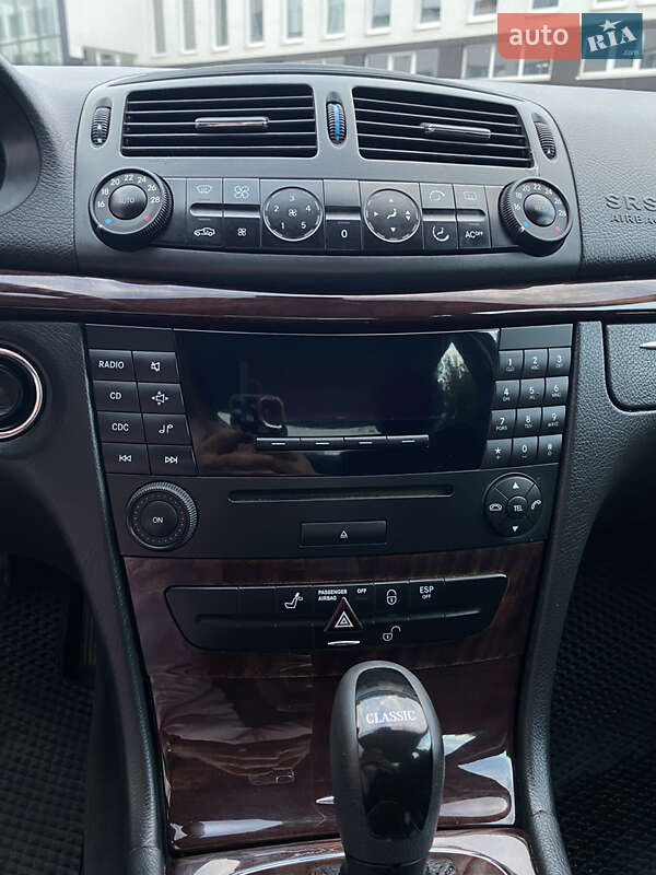 Седан Mercedes-Benz E-Class 2003 в Чернівцях