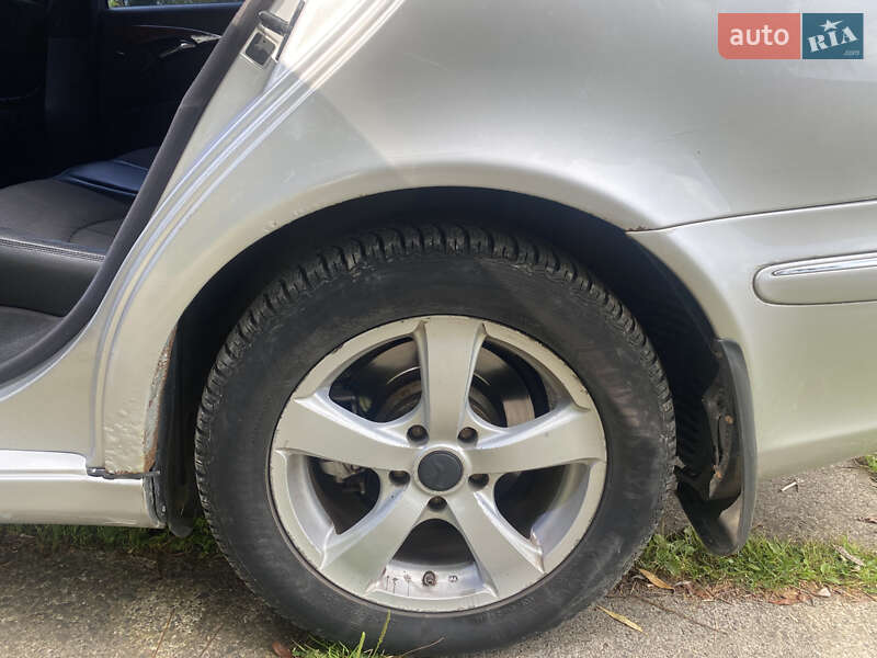 Седан Mercedes-Benz E-Class 2002 в Самборе