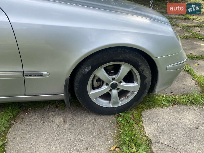 Седан Mercedes-Benz E-Class 2002 в Самборе