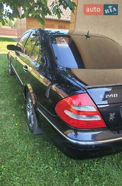 Седан Mercedes-Benz E-Class 2004 в 