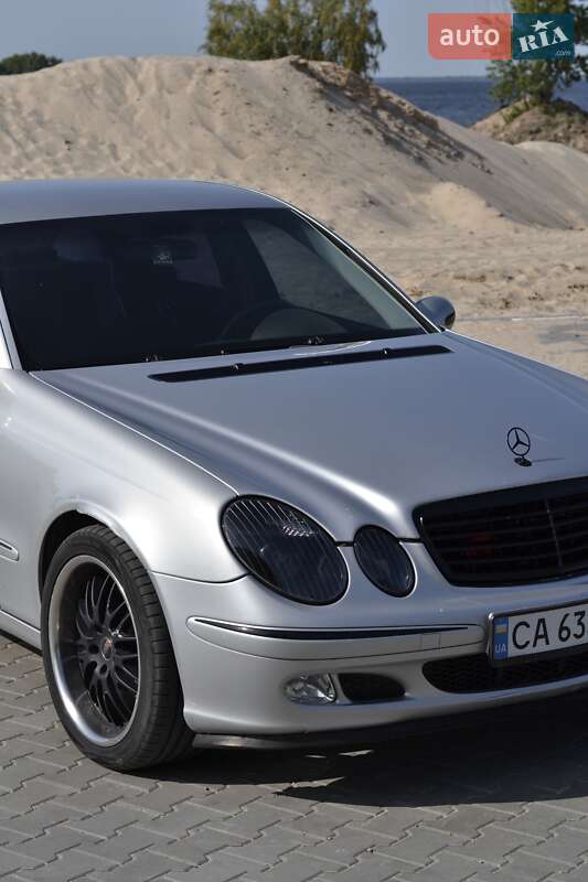 Седан Mercedes-Benz E-Class 2003 в Черкасах