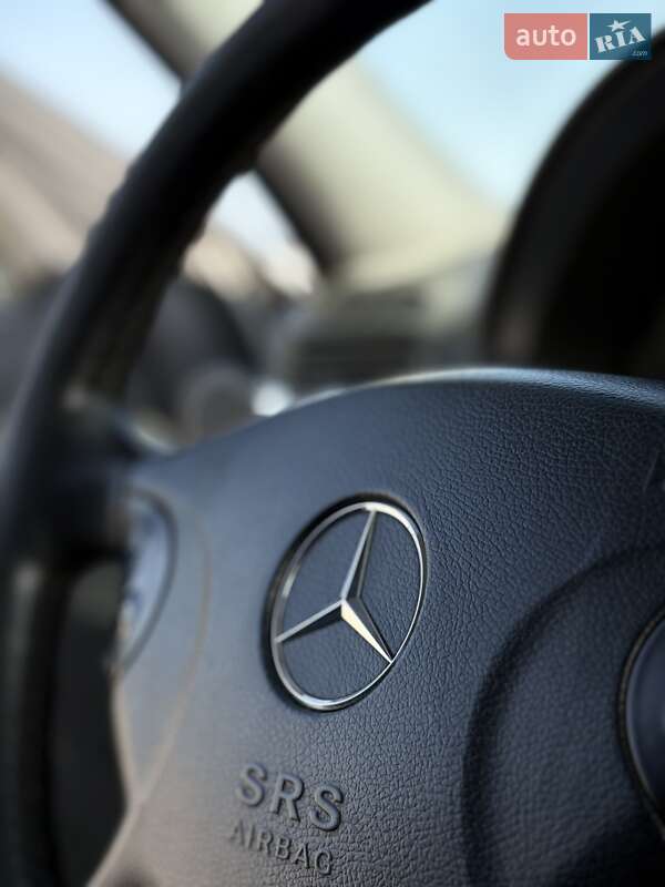 Седан Mercedes-Benz E-Class 2003 в Черкасах