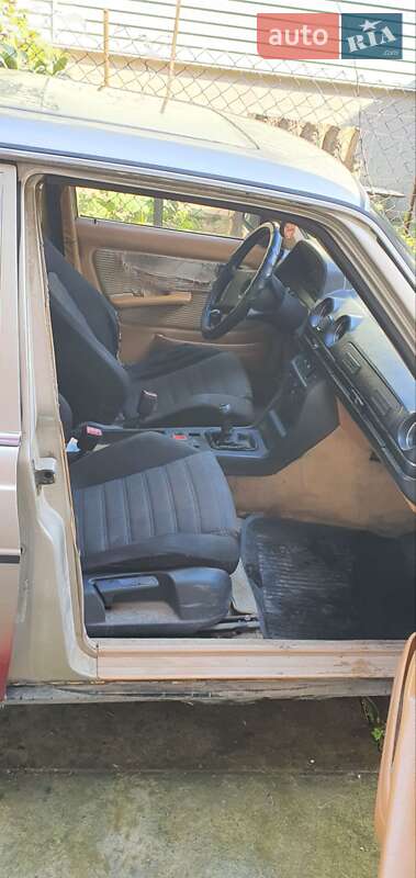 Седан Mercedes-Benz E-Class 1981 в Чернівцях фото 6 Седан Mercedes-Benz E-Class 1981 в Чернівцях
