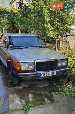 Седан Mercedes-Benz E-Class 1981 в Чернівцях