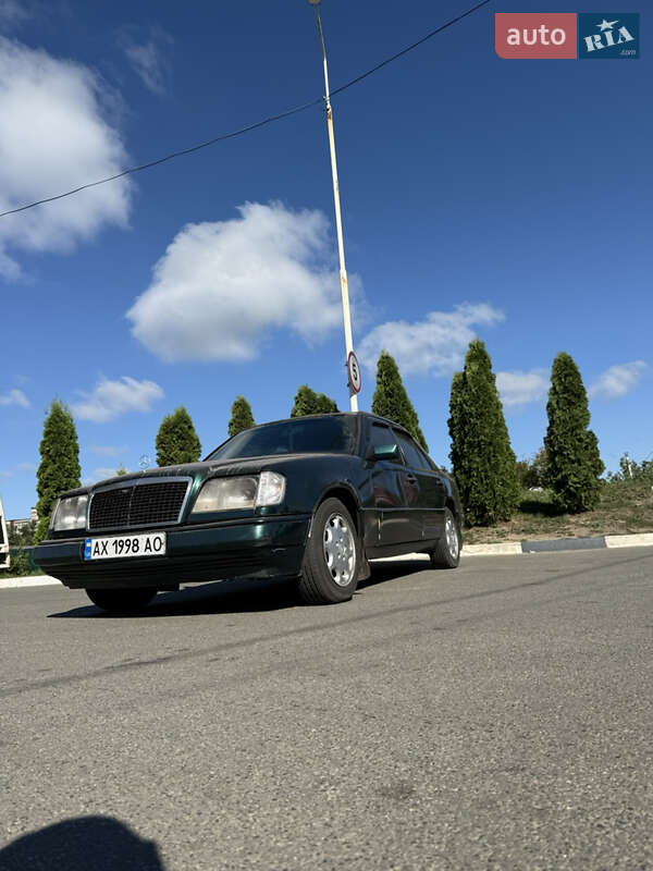 Седан Mercedes-Benz E-Class 1995 в Сумах