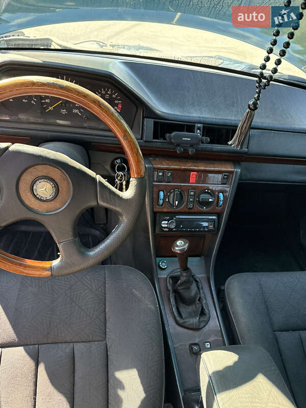 Седан Mercedes-Benz E-Class 1995 в Сумах