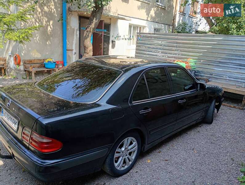Седан Mercedes-Benz E-Class 2001 в Львові