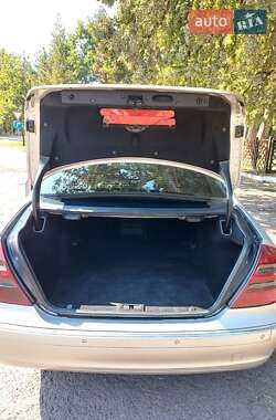 Седан Mercedes-Benz E-Class 2004 в 