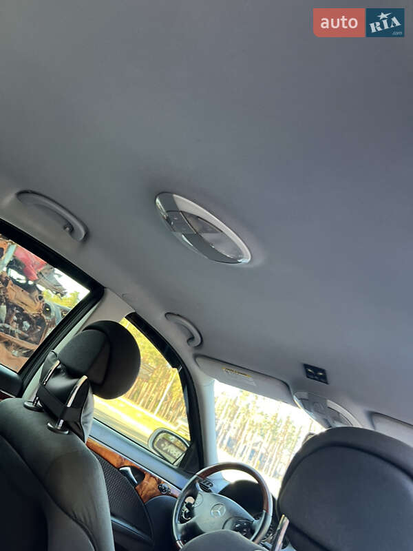 Седан Mercedes-Benz E-Class 2004 в Ірпені