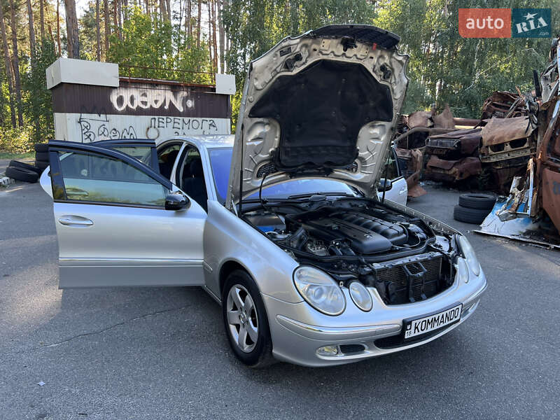 Седан Mercedes-Benz E-Class 2004 в Ірпені