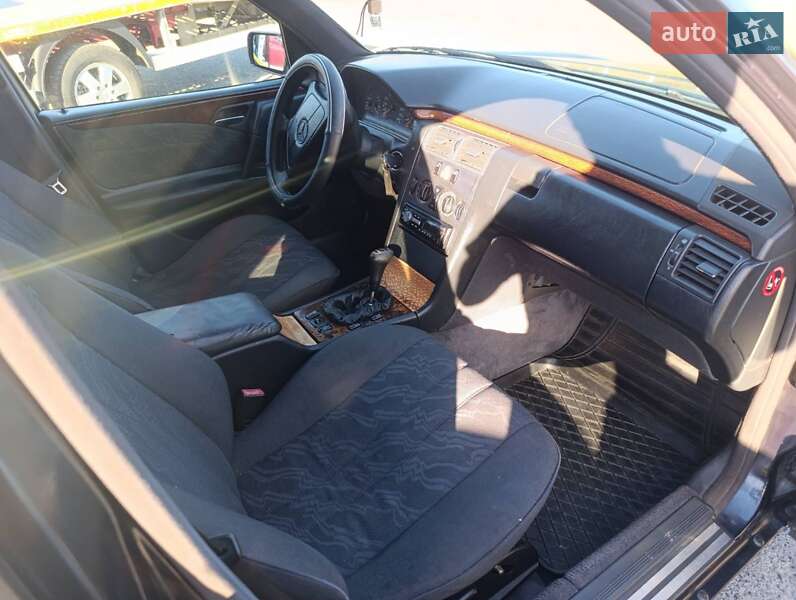 Седан Mercedes-Benz E-Class 1997 в Тульчині