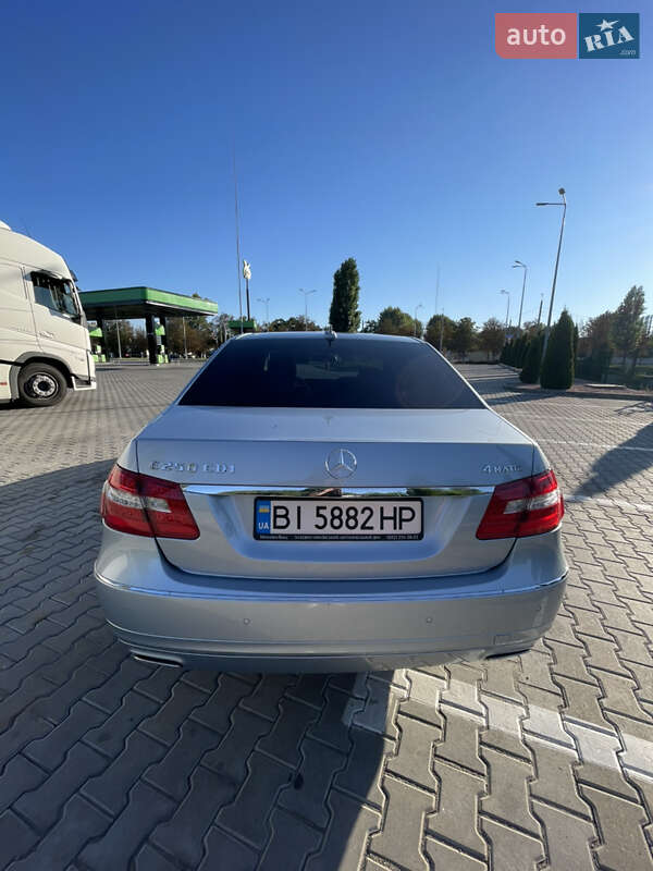 Седан Mercedes-Benz E-Class 2012 в Кременчуге