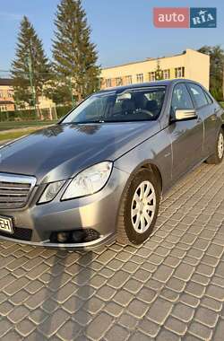Седан Mercedes-Benz E-Class 2010 в 
