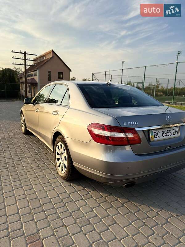 Седан Mercedes-Benz E-Class 2010 в Самборі