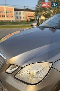 Седан Mercedes-Benz E-Class 2010 в 