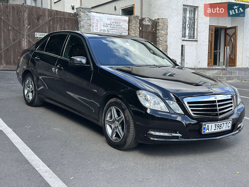 Седан Mercedes-Benz E-Class 2012 в Кагарлыке