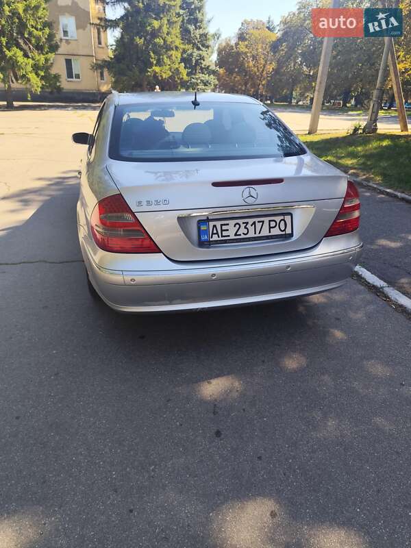 Mercedes-Benz E-Class 2003
