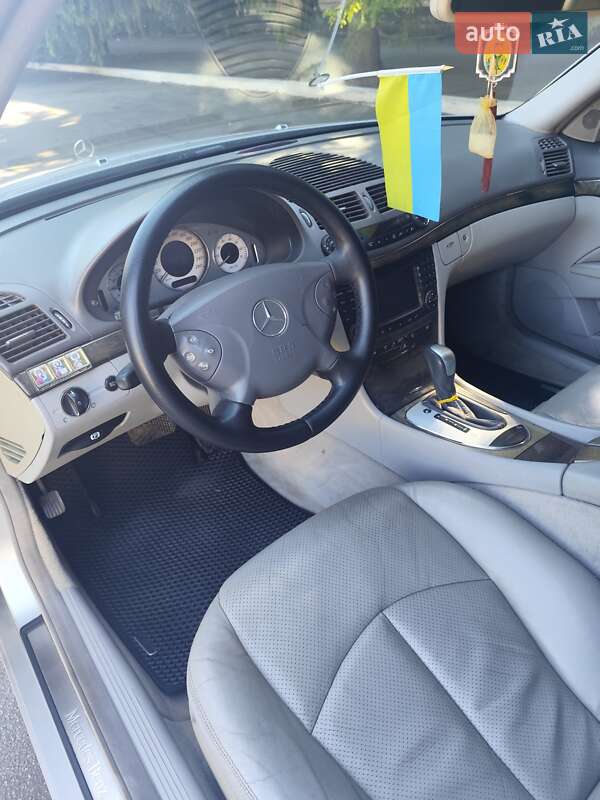 Седан Mercedes-Benz E-Class 2003 в Жовтих Водах