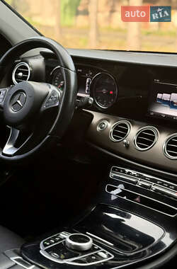 Седан Mercedes-Benz E-Class 2016 в 