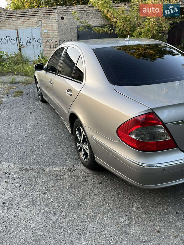 Седан Mercedes-Benz E-Class 2008 в Киеве