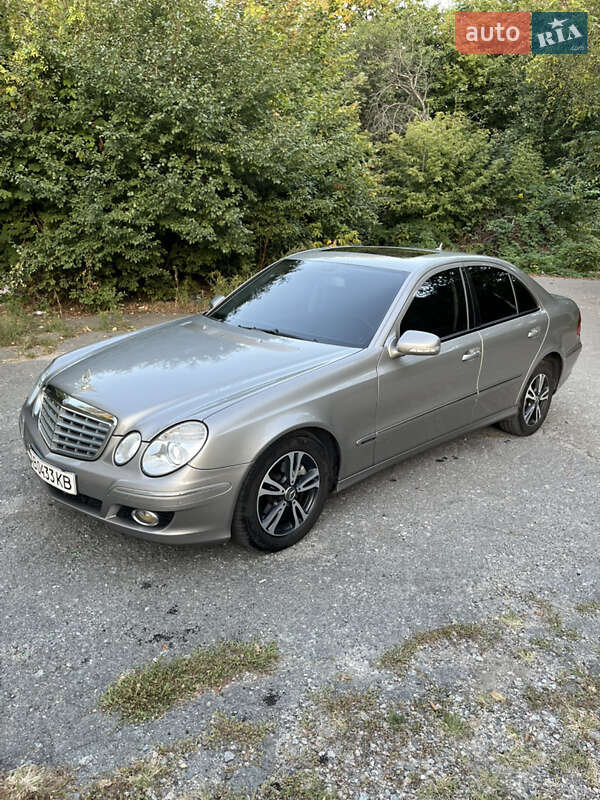 Седан Mercedes-Benz E-Class 2008 в Киеве