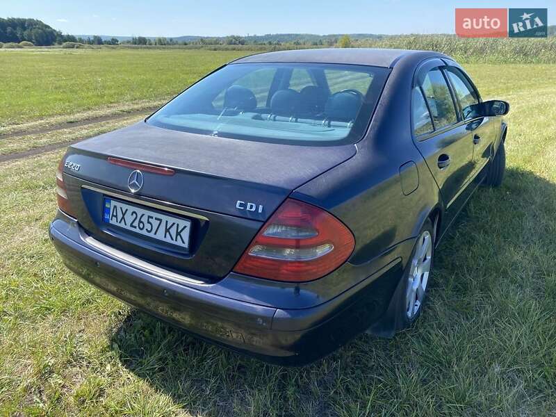 Седан Mercedes-Benz E-Class 2003 в Змиеве фото 5 Седан Mercedes-Benz E-Class 2003 в Змиеве