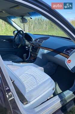 Седан Mercedes-Benz E-Class 2003 в 