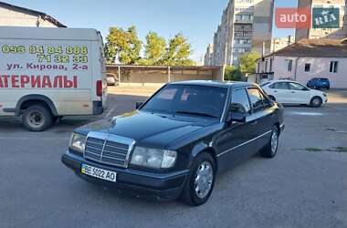 Седан Mercedes-Benz E-Class 1992 в Николаеве