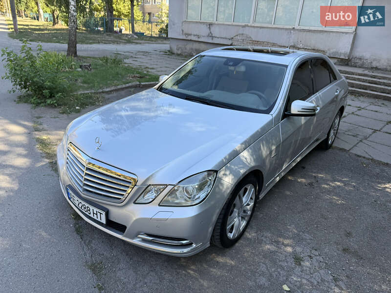 Седан Mercedes-Benz E-Class 2011 в Кривом Роге