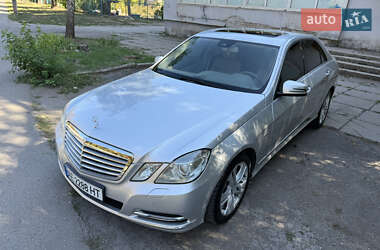 Седан Mercedes-Benz E-Class 2011 в 