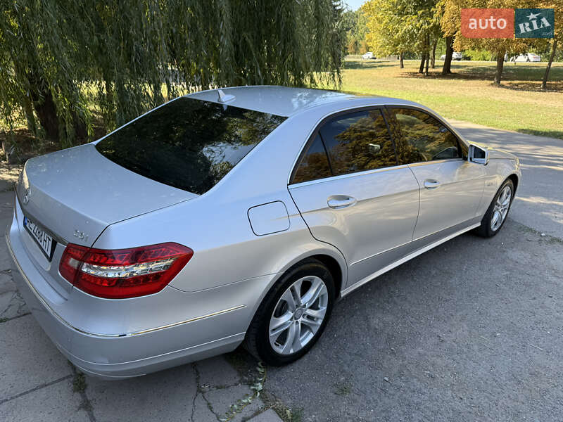 Седан Mercedes-Benz E-Class 2011 в Кривом Роге