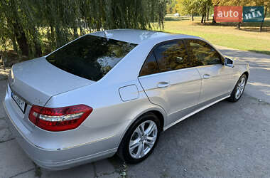 Седан Mercedes-Benz E-Class 2011 в 