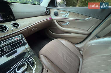Седан Mercedes-Benz E-Class 2016 в 