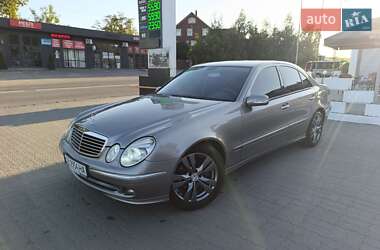 Седан Mercedes-Benz E-Class 2004 в Чернівцях