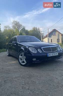 Седан Mercedes-Benz E-Class 2002 в Хусті