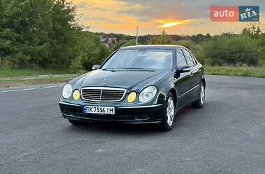 Седан Mercedes-Benz E-Class 2002 в Ровно