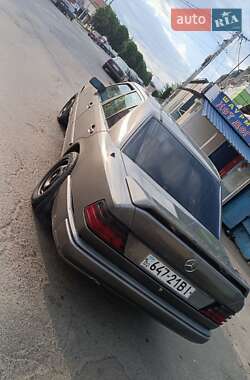 Седан Mercedes-Benz E-Class 1988 в Бершади