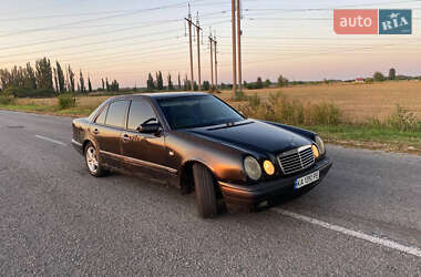Седан Mercedes-Benz E-Class 1997 в 