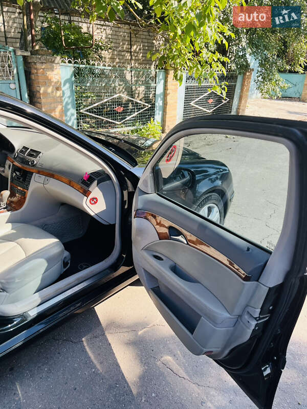 Седан Mercedes-Benz E-Class 2004 в Кривом Роге